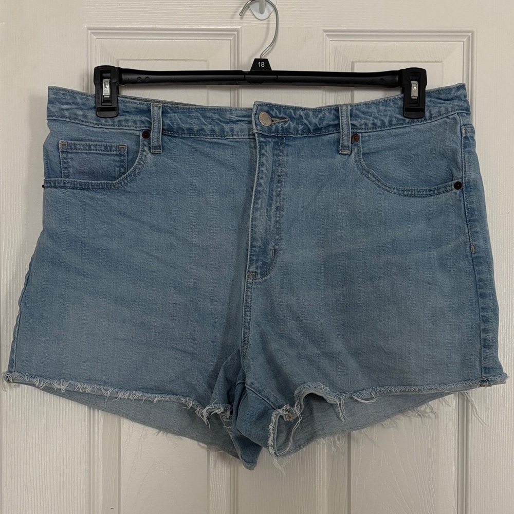 Universal Thread Light Blue Denim Frayed Hem Shorts